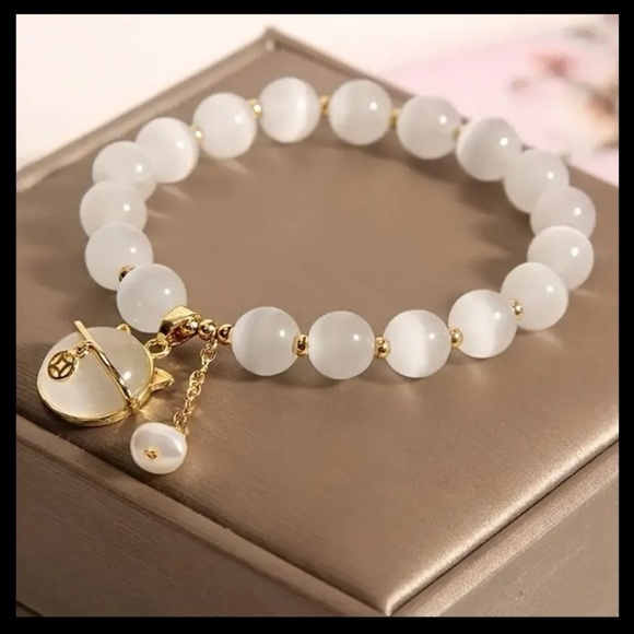 Beaded Bracelet - Opal-looking Stone w/Cat Design - Picture 3 of 6